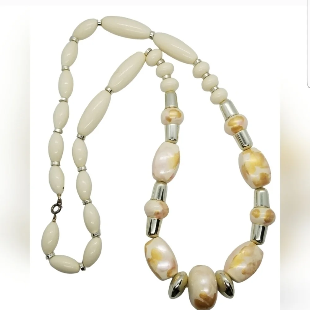 VINTAGE PEARLESCENT CREAM WITH GOLD & SILVERTONE BEADED STATEMENT NECKLACE